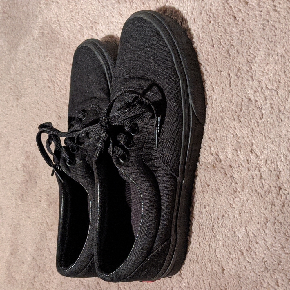 Vans black skate shoe men's 7 women's 8.5 - Picture 2 of 10